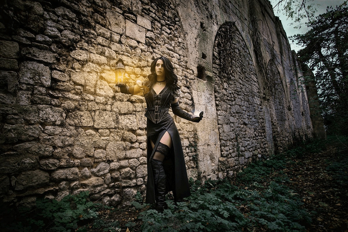 國外美女COS《巫師》葉奈法 官方：她的眼睛太美了！