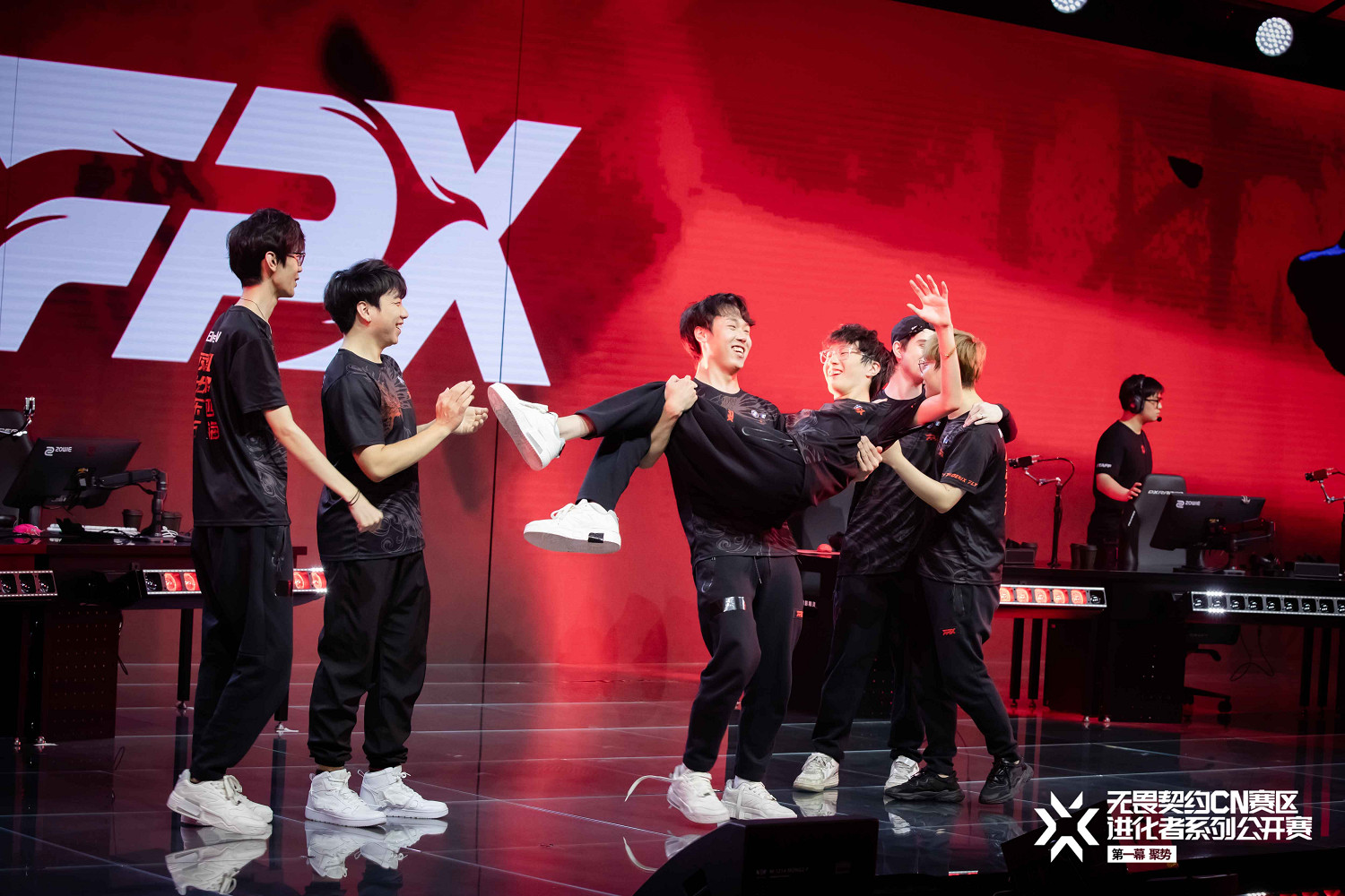 EDG奪得不屈不撓契約CN賽區進化者系列公開賽第一幕：聚勢冠軍