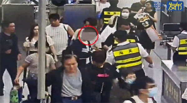 深圳一男子綁藏79張PS5版《NBA 2K24》入境被查獲