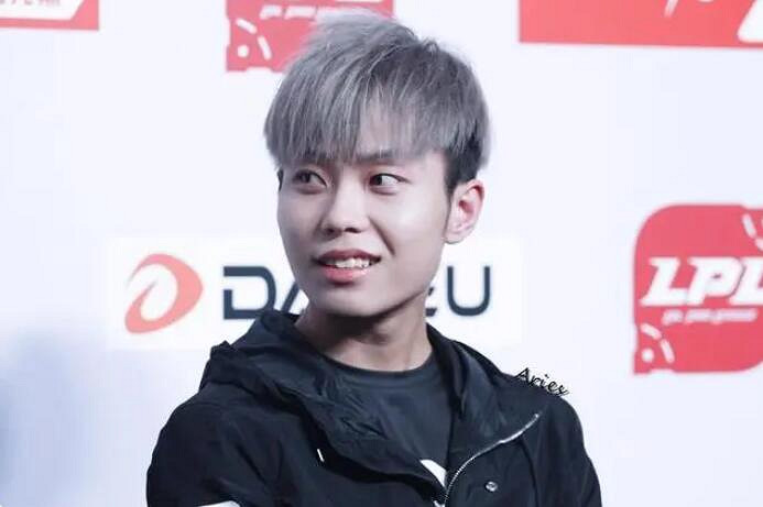 《英雄聯盟》lpl001到010選手一覽