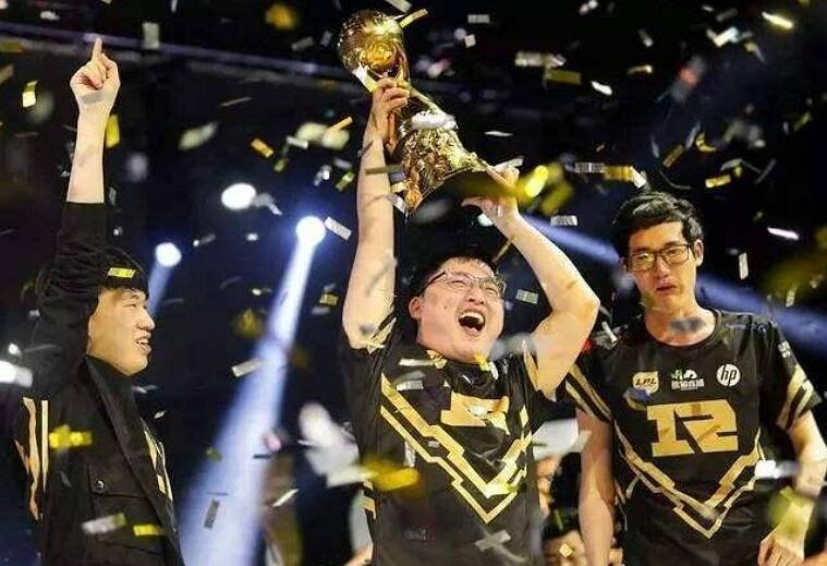 《英雄聯盟》UZI職業生涯榮譽一覽