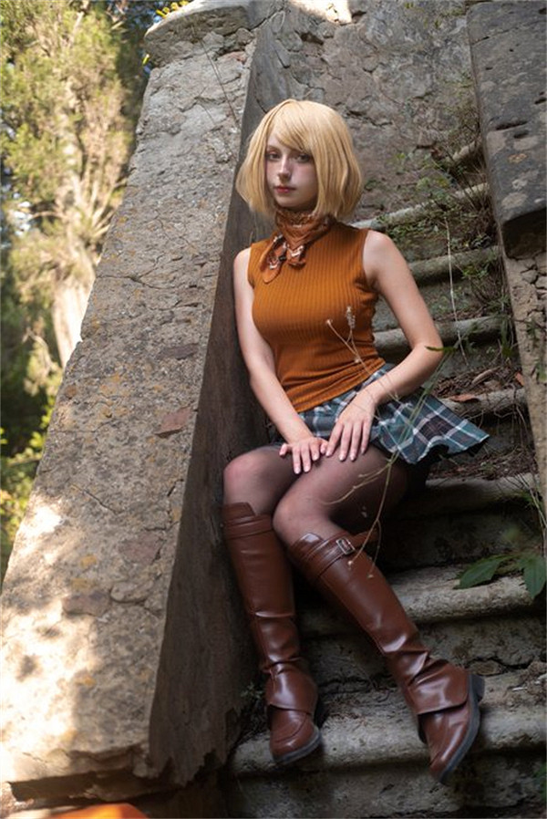 國外美女COS《最終幻想7》蒂法：性感身材完美還原！