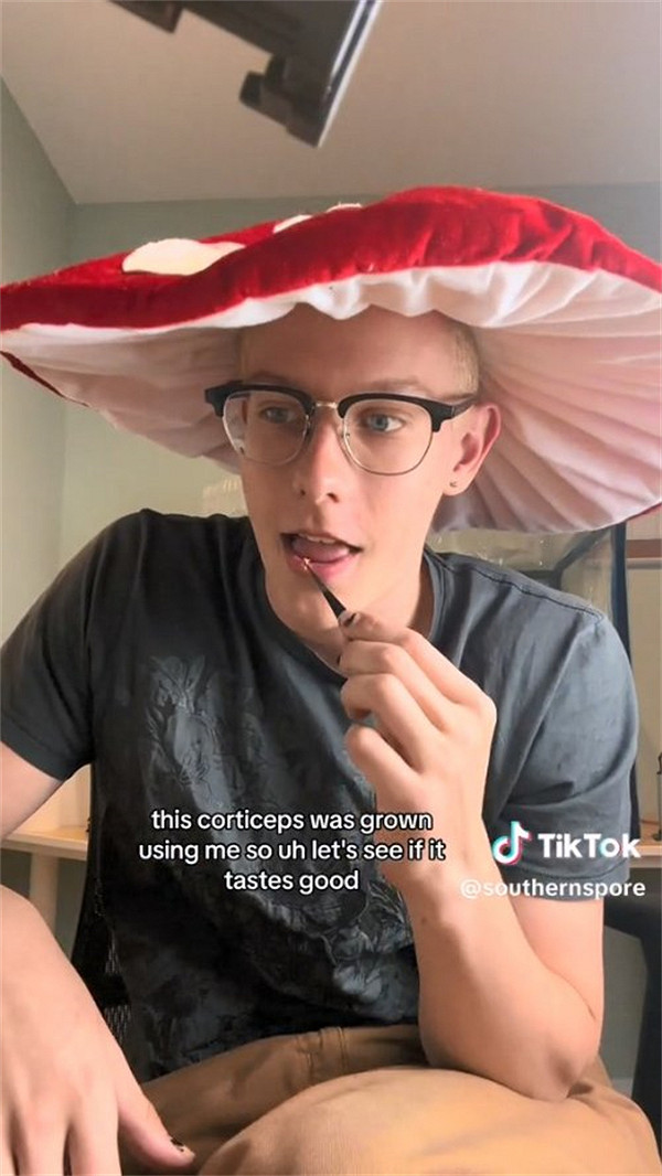 太重口了!《美末》粉絲竟用身體組織培育蟲草菌並品嚐 太重口了!《美末》粉絲竟用身體組織培育蟲草菌並品嚐