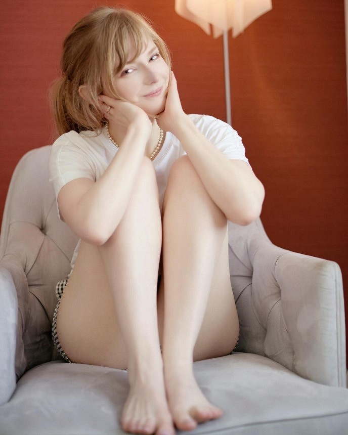 《生化4RE》阿什莉臉模發布“塞爾達公主”cos短片！