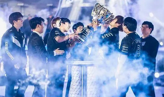 《lol》2023官方歷史十大最強戰隊排名