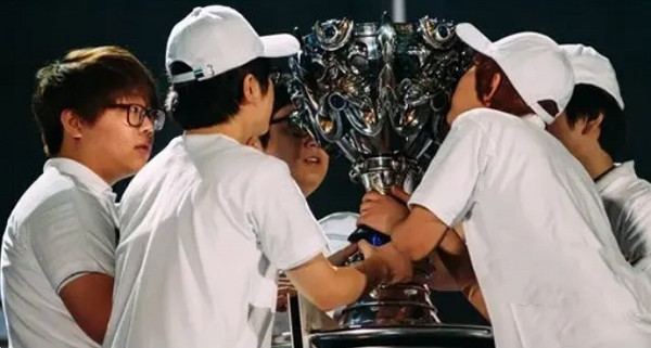 《lol》2023官方歷史十大最強戰隊排名