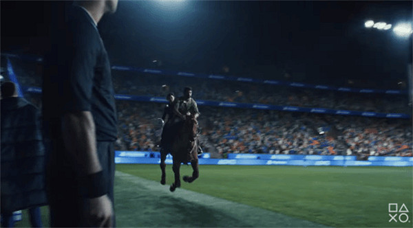 PS連動歐冠預告片公布:喬爾騎馬送足球 奎爺場邊吹號 PS連動歐冠預告片公布:喬爾騎馬送足球 奎爺場邊吹號