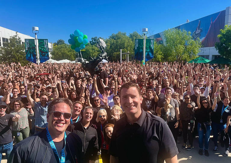 《OW》製作人曬出午餐蛋糕:Xbox和暴雪Logo格外吸睛 《OW》製作人曬出午餐蛋糕:Xbox和暴雪Logo格外吸睛