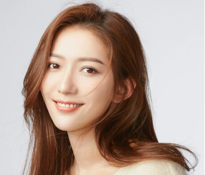 《完蛋我被美女包圍了！》熱度爆炸！盤點女主抖音號