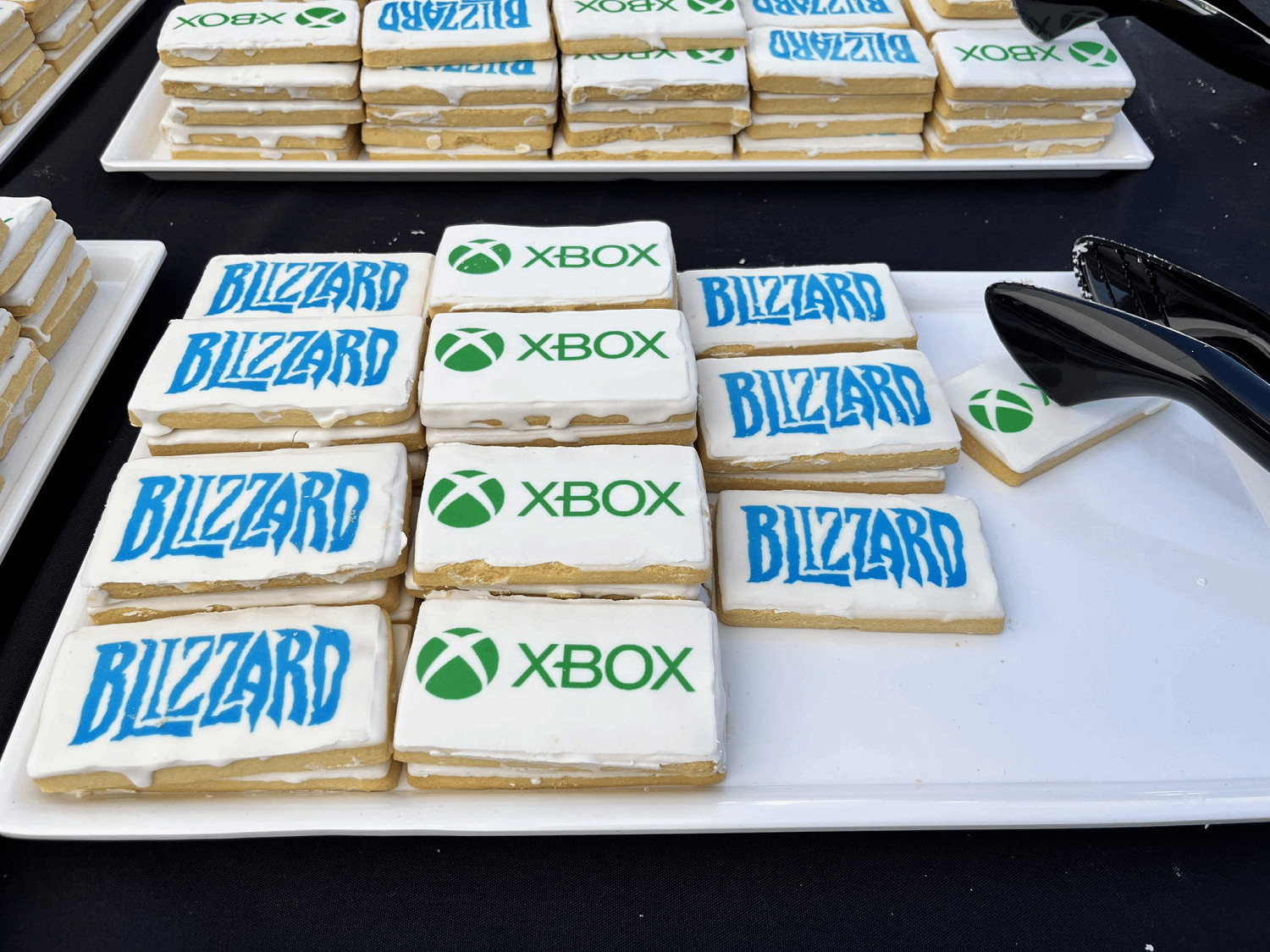 《OW》製作人曬出午餐蛋糕:Xbox和暴雪Logo格外吸睛 《OW》製作人曬出午餐蛋糕:Xbox和暴雪Logo格外吸睛