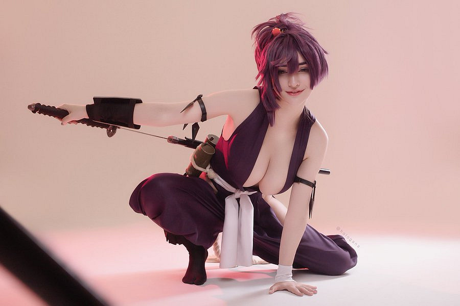 半遮半掩勾勒性感身材!俄羅斯辣妹COS《巫師3》希裡 半遮半掩勾勒性感身材!俄羅斯辣妹COS《巫師3》希裡