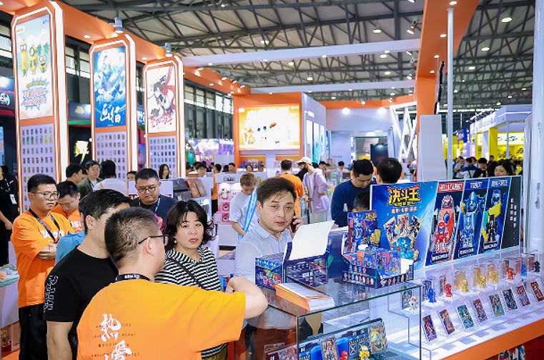 進擊中的“傑森動漫”:潮玩經濟正當時 卡牌、玩具、周邊多款IP新品亮相CTE中國玩具展 進擊中的“傑森動漫”:潮玩經濟正當時 卡牌、玩具、周邊多款IP新品亮相CTE中國玩具展