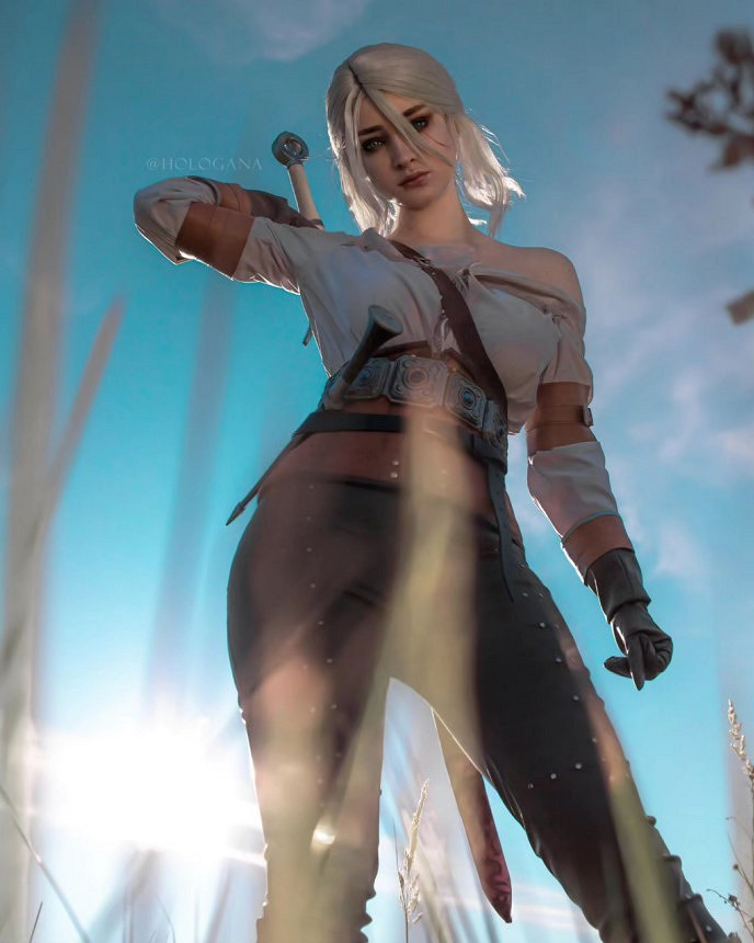 半遮半掩勾勒性感身材!俄羅斯辣妹COS《巫師3》希裡 半遮半掩勾勒性感身材!俄羅斯辣妹COS《巫師3》希裡