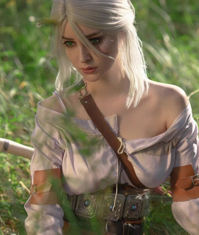 半遮半掩勾勒性感身材!俄羅斯辣妹COS《巫師3》希裡 半遮半掩勾勒性感身材!俄羅斯辣妹COS《巫師3》希裡