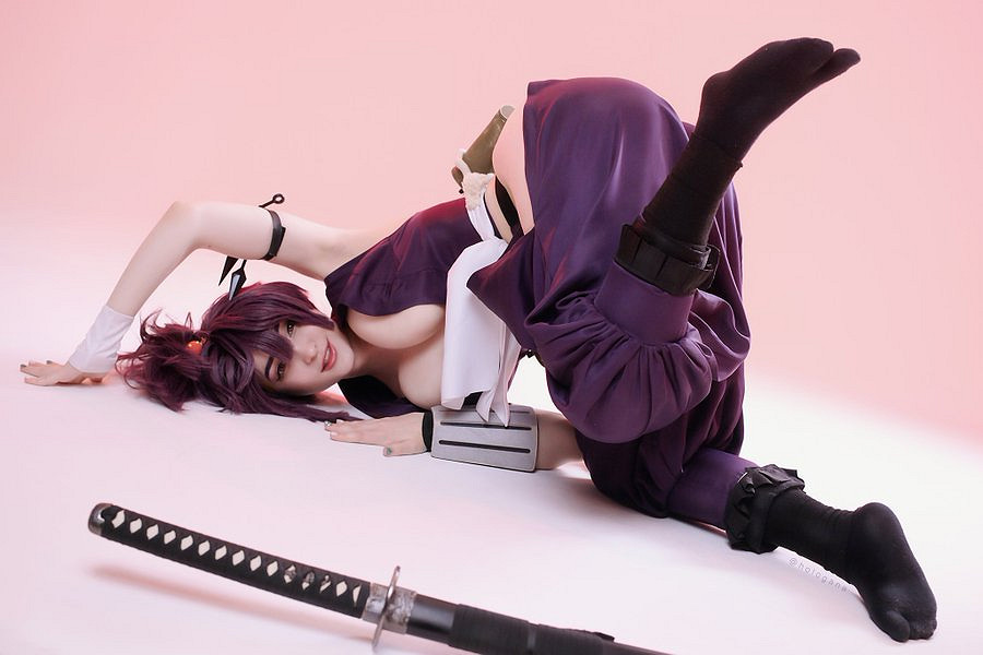 半遮半掩勾勒性感身材!俄羅斯辣妹COS《巫師3》希裡 半遮半掩勾勒性感身材!俄羅斯辣妹COS《巫師3》希裡