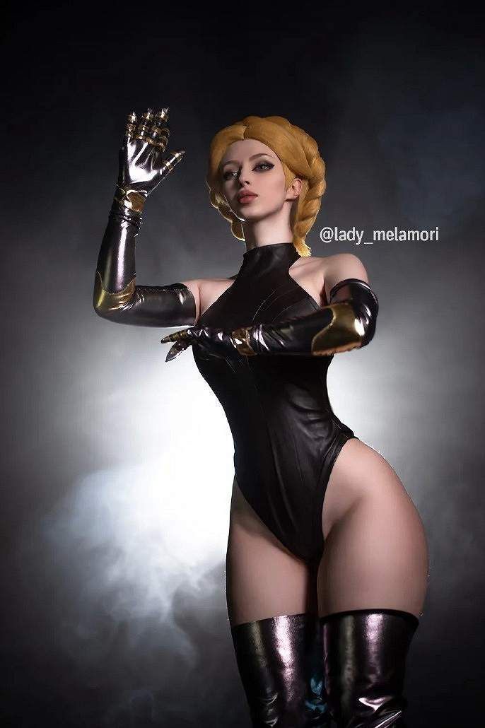 俄羅斯小姐姐COS《原子之心》雙生舞伶 蜂腰肥臀養眼