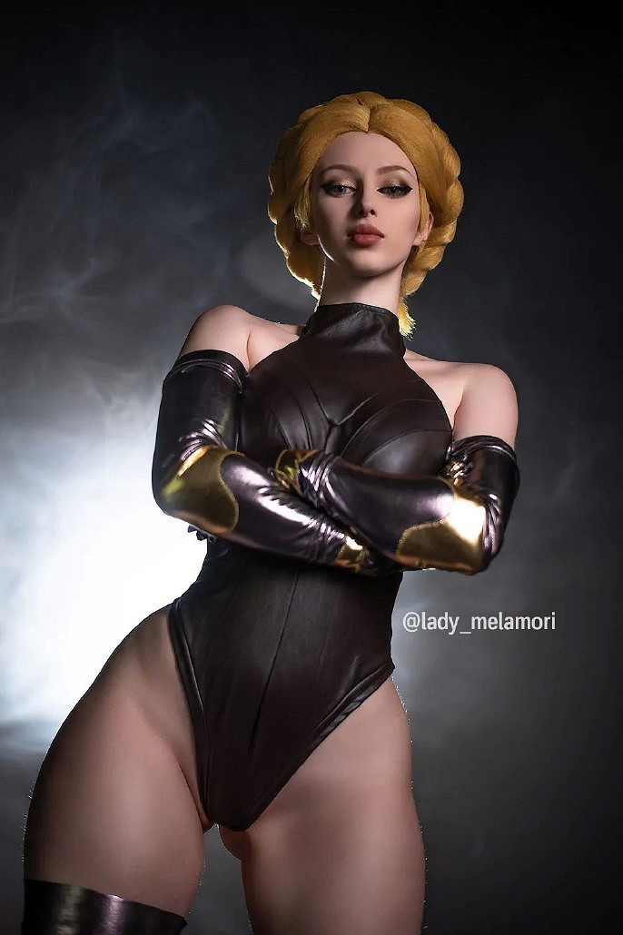 俄羅斯小姐姐COS《原子之心》雙生舞伶 蜂腰肥臀養眼