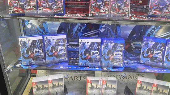 區別對待！日本電玩專區：NS與PS熱銷 Xbox僅一個貨架