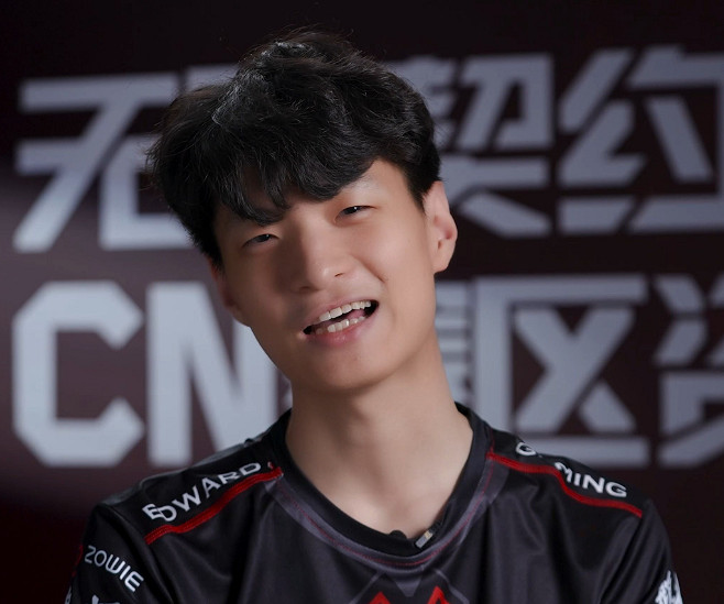 《不屈不撓契約》進化者公開賽EDG戰隊成員介紹