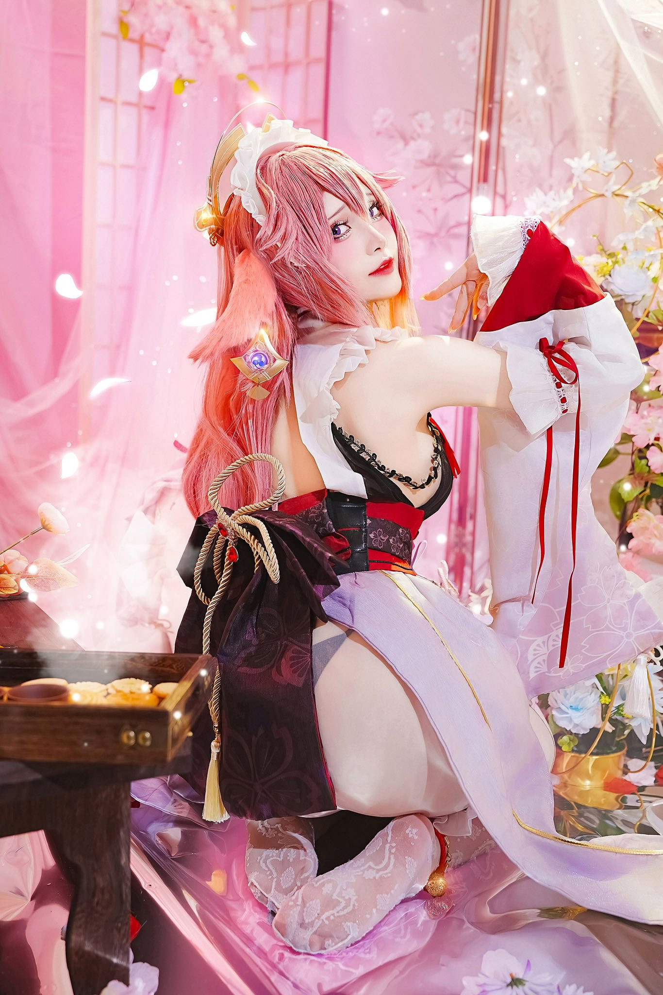 長腿爆乳愈發銷魂！博主曬出《原神》八重神子性感COS