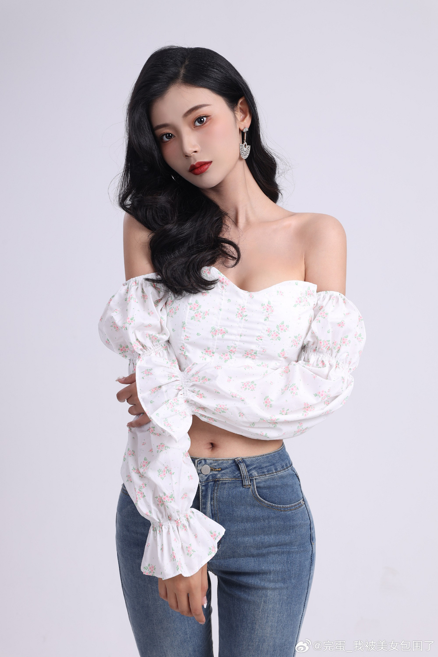 滿足玩家需求!《我被美女包圍了》官微發浩浩媽高清圖