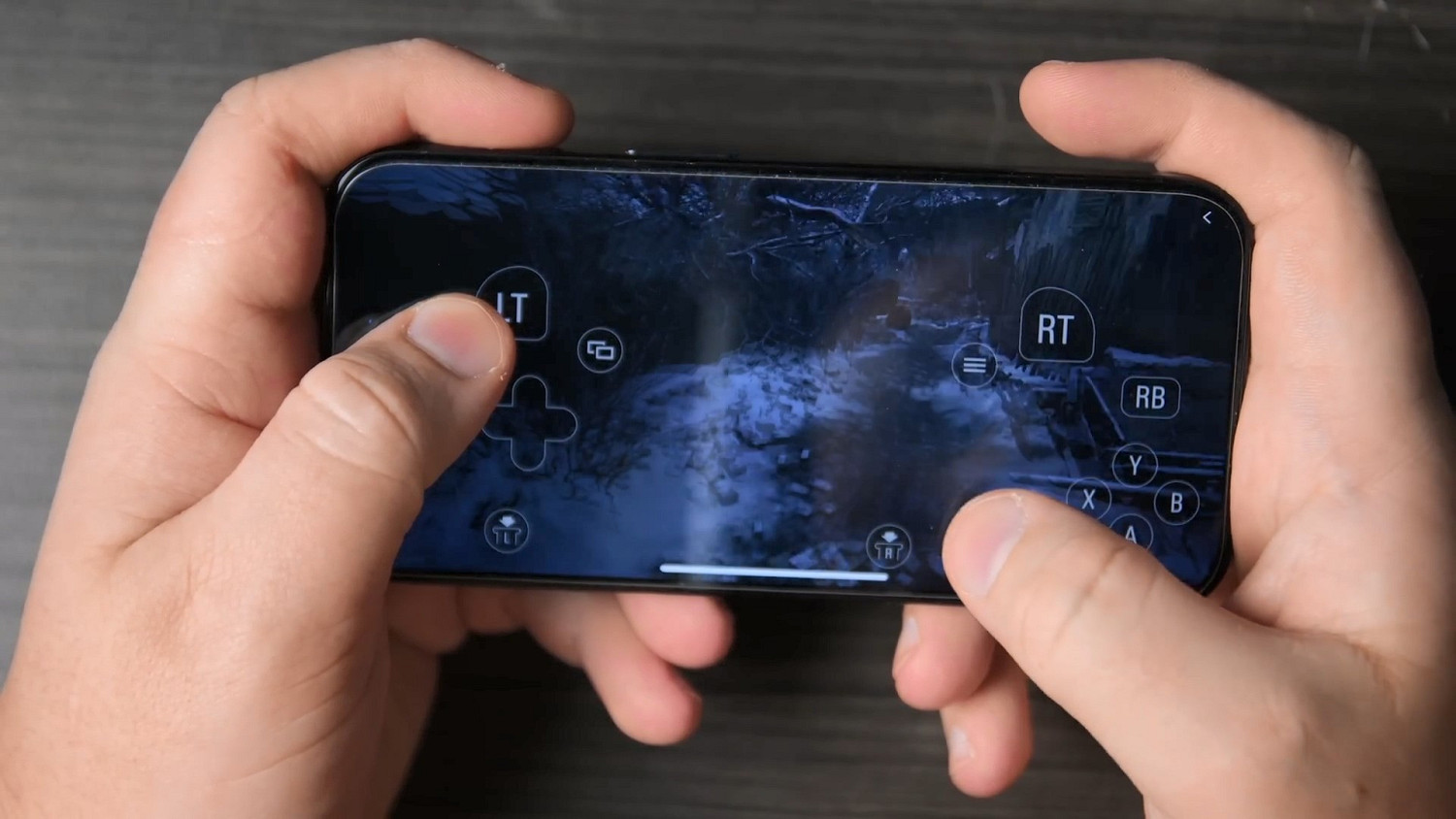 數毛社評iPhone15 pro遊玩《生化8》表現:很難推薦 數毛社評iPhone15 pro遊玩《生化8》表現:很難推薦