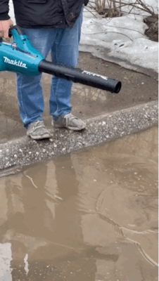 壓力大看看大胸主播怎麽了 動圖 差點就斷子絕孫了