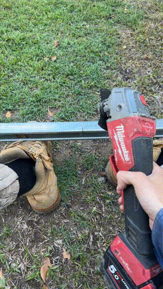 壓力大看看大胸主播怎麽了 動圖 差點就斷子絕孫了