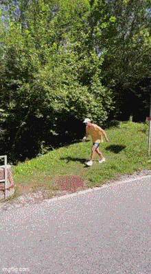 壓力大看看大胸主播怎麽了 動圖 差點就斷子絕孫了