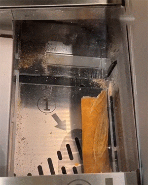 壓力大看看大胸主播怎麽了 動圖 差點就斷子絕孫了