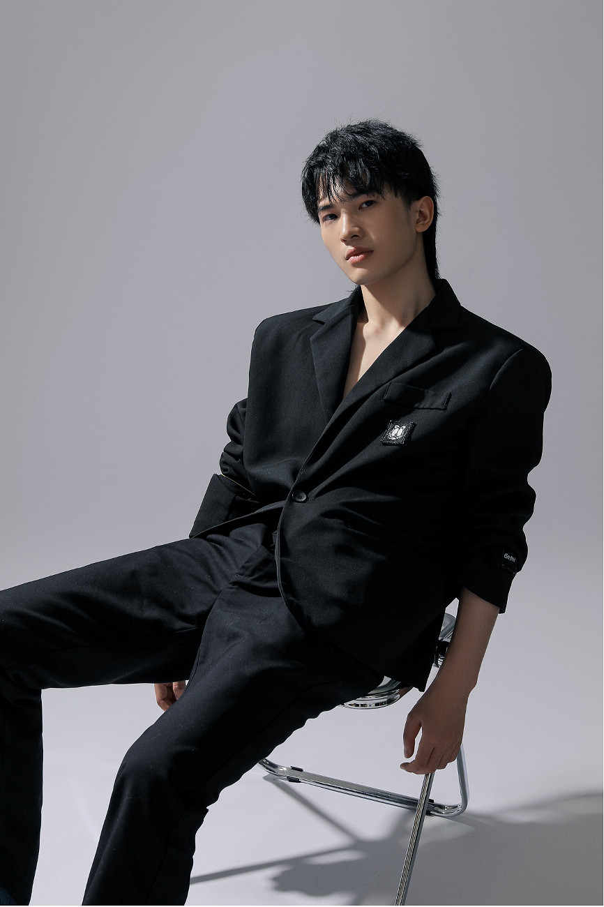 相約11月18日晚7點 和平精英主播難言快手直播首秀來襲