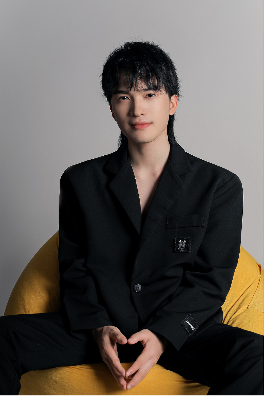 相約11月18日晚7點 和平精英主播難言快手直播首秀來襲