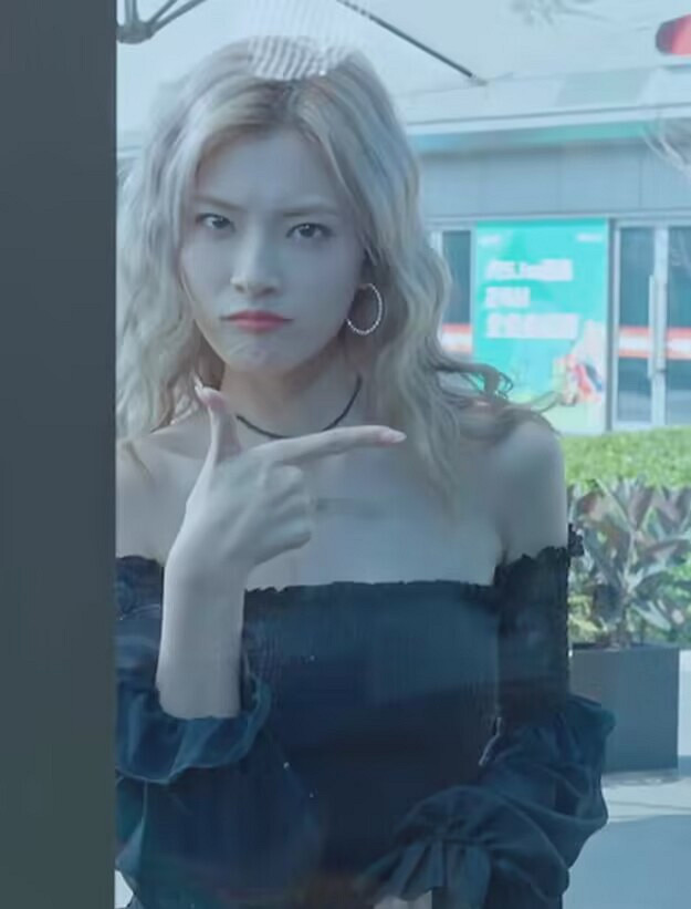 《完蛋我被美女包圍了》鄭梓妍扮演者介紹