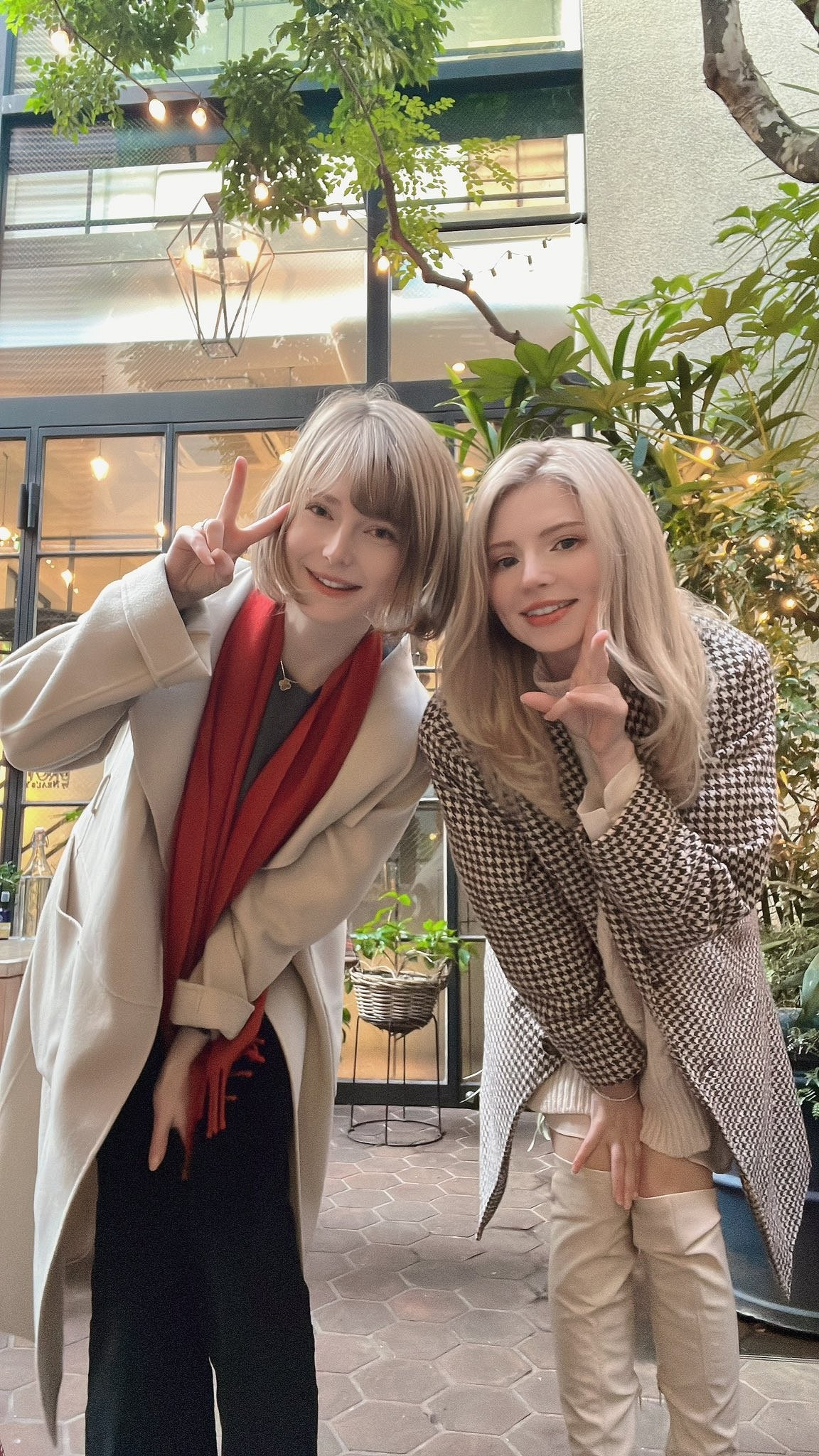 你選左邊還是右邊？《生化4》艾什莉 臉模/體模 合照