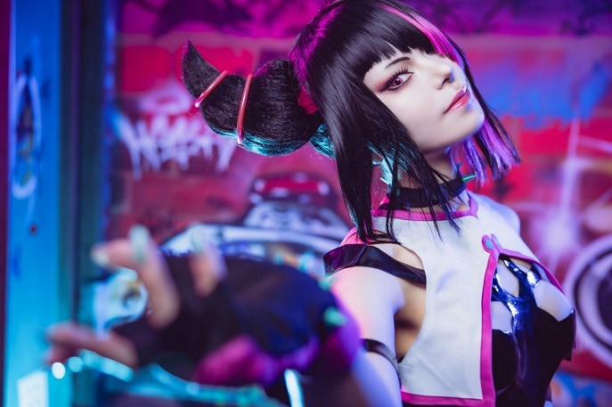 島國辣妹COS《快打旋風》韓蛛俐 玉足小蠻腰盡顯極致誘惑