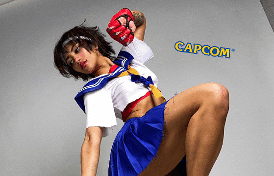 國外辣妹COS《快打旋風》春日野櫻 小蠻腰大長腿太美啦！