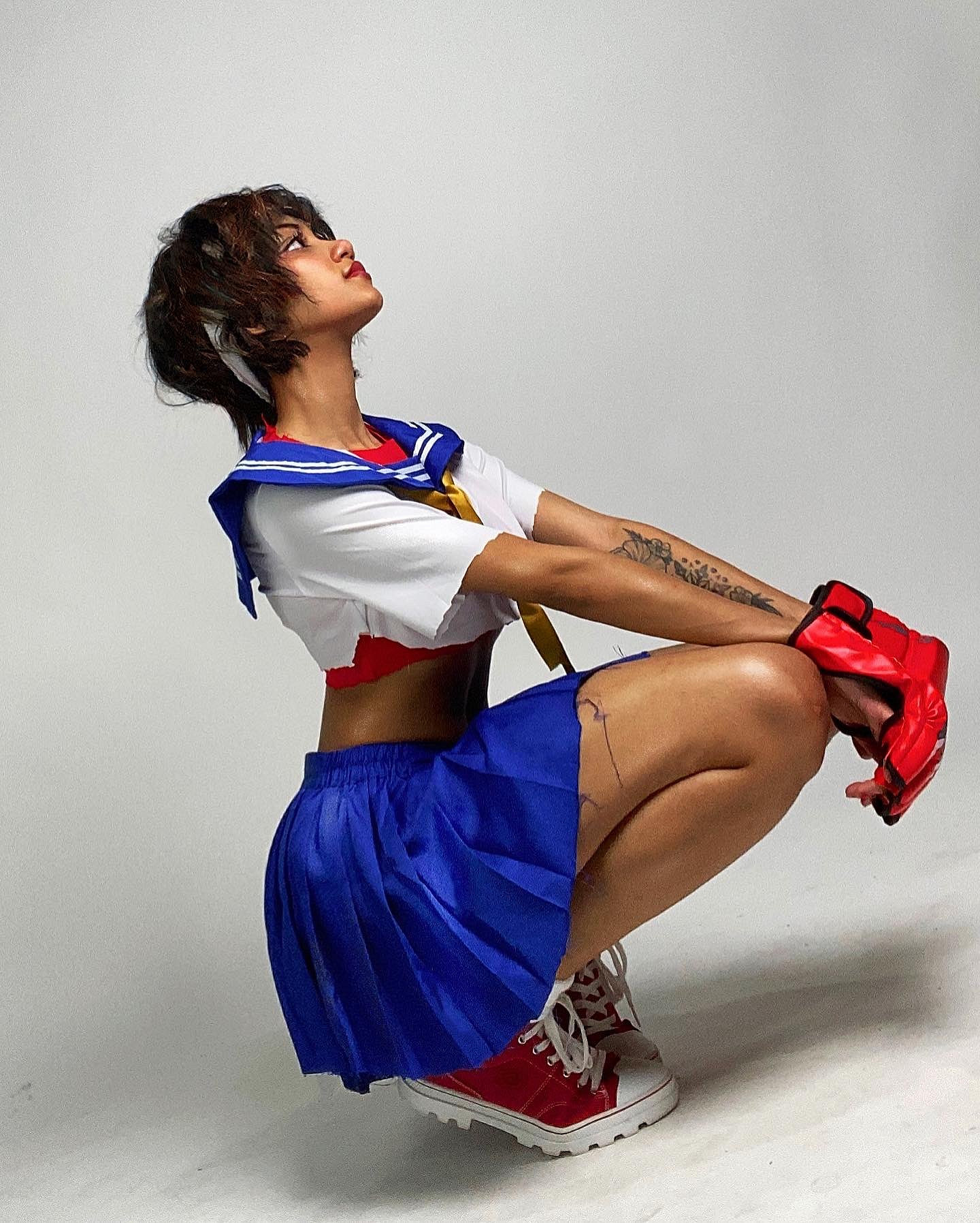 國外辣妹COS《快打旋風》春日野櫻 小蠻腰大長腿太美啦！