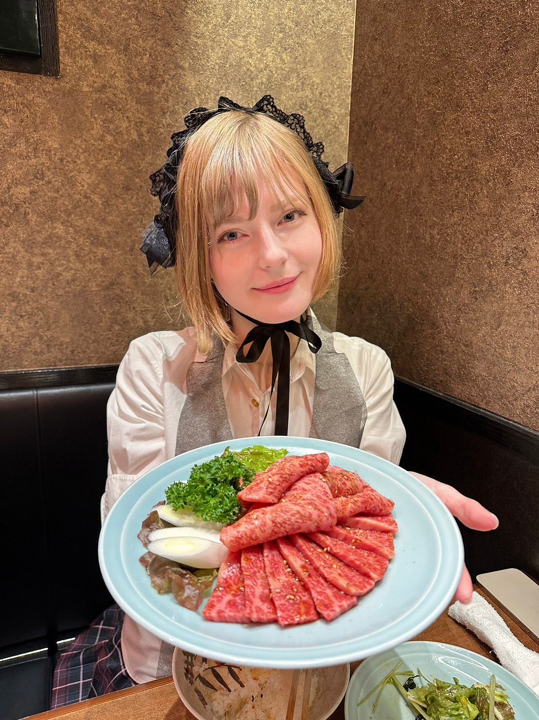 《生化4重製版》艾什莉臉模新照片：貌美如花 皎潔似玉