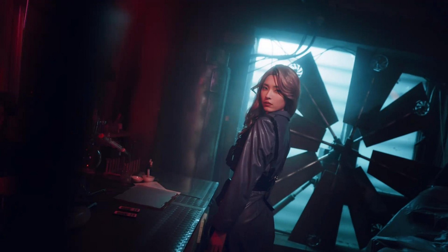 鍾晨瑤COS《穿越火線》三大女角色：任選一套參加活動