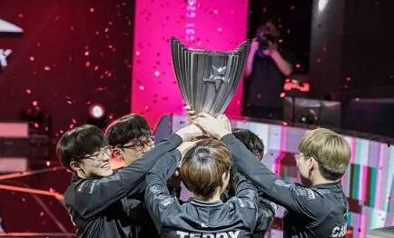 《英雄聯盟》Cuzz選手個人資料一覽