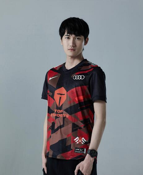 《英雄聯盟》wbg打野karsa介紹