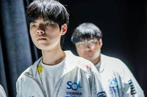 《lol》歷史地位前十人物票數一覽