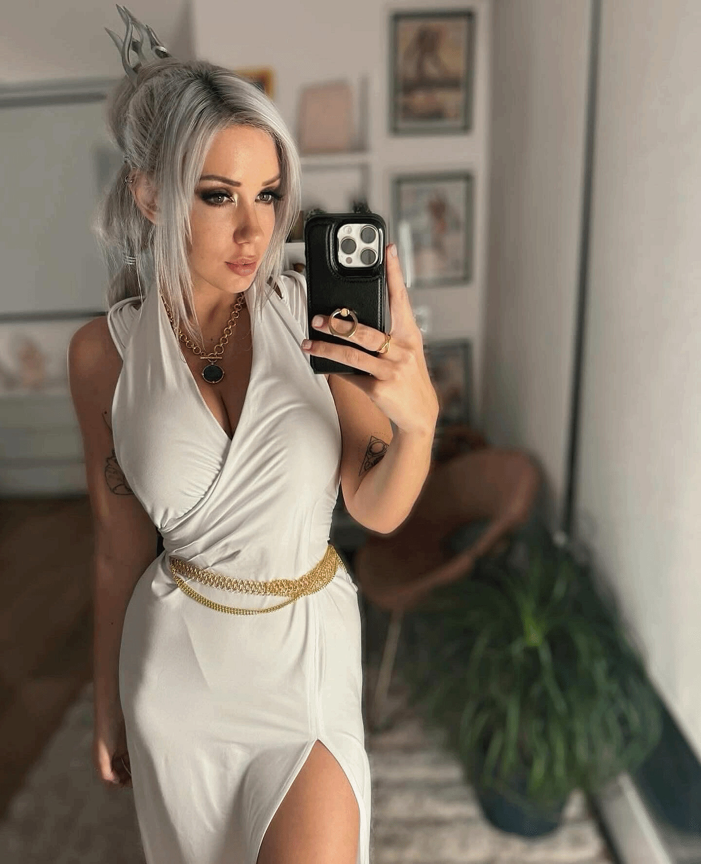 國外辣妹COS《博德3》白毛影心 歐派飽滿Q彈遠勝遊戲 國外辣妹COS《博德3》白毛影心 歐派飽滿Q彈遠勝遊戲