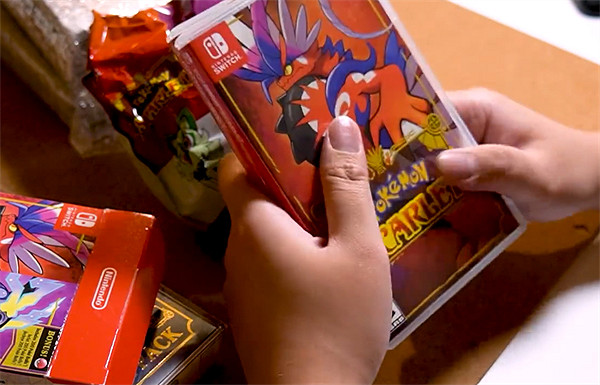 《寶可夢朱紫》美版鐵盒內容