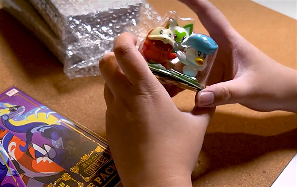 《寶可夢朱紫》美版鐵盒內容