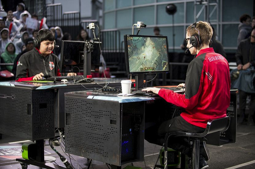 一個晚上，騰競從“大冤種”到“贏麻了”？