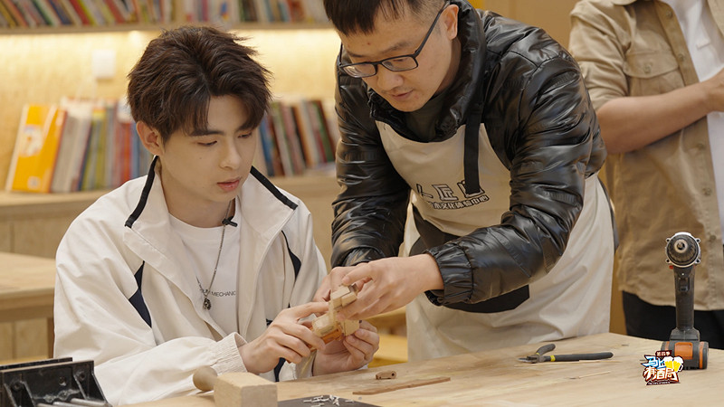 對傳統文化的積極探索 《馬上有酒局》攜老中青三代FPS頂尖選手來到西安茯茶鎮