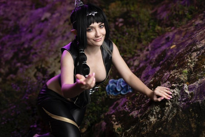 性感俄妹COS《柏德之門3》影心 深V大歐派澀氣滿滿