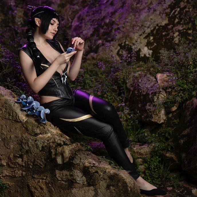 性感俄妹COS《柏德之門3》影心 深V大歐派澀氣滿滿