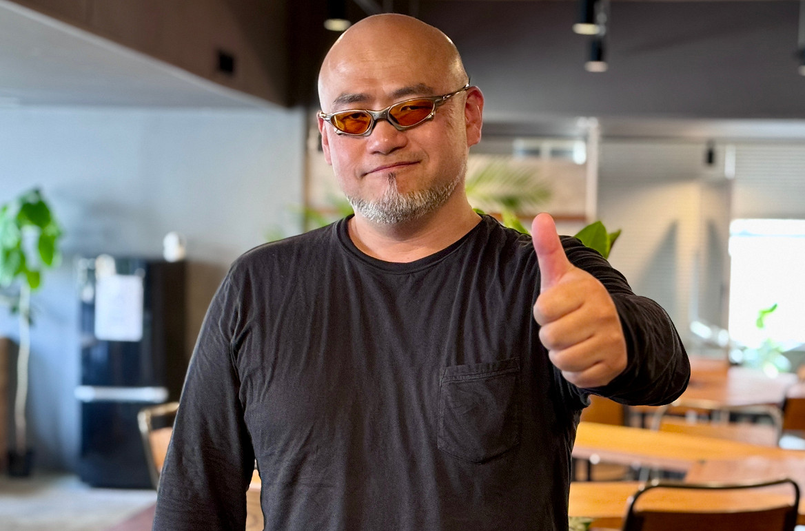 “無業遊民”真快樂!神谷英樹曬與三上真司乾杯合照 “無業遊民”真快樂!神谷英樹曬與三上真司乾杯合照